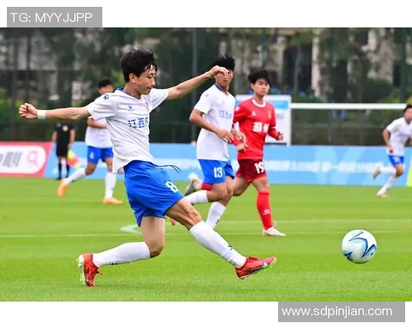 足球科希：探索足球背后的科学与技术创新之旅