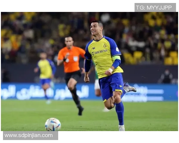 足球服问题引发的运动员表现与团队形象的深度探讨与分析