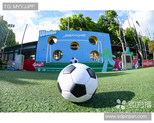 大吉利足球带你领略激情四溢的绿茵场景与无尽的胜利梦想 大吉利足球带你领略激情四溢的绿茵场景与无尽的胜利梦想